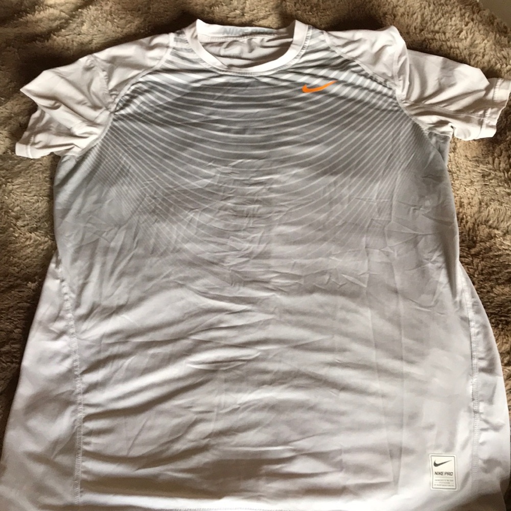 Nike dry fit (Nike pro) size M